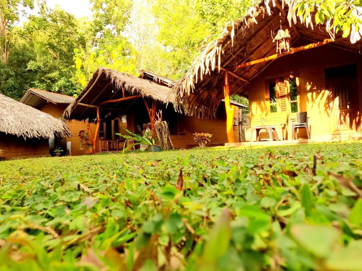 Hasthi Safari Cottage Udawalawe Exterior photo